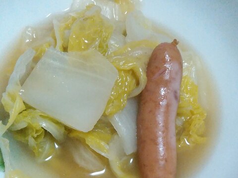 ウインナーと白菜のコンソメスープ